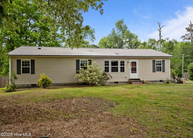 Property at 1645 Riggs Rd, Maysville, NC 28555, 3 beds, 2 baths