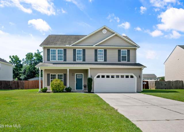Property at 114 Dukes Lake Cir, Richlands, NC 28574, 4 beds, 2.5 baths