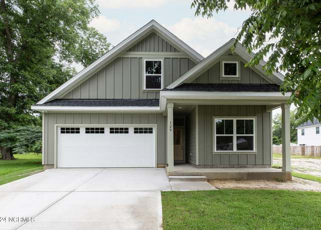 Property at 1110 Delaware St SE, Southport, NC 28461, 3 beds, 2 baths