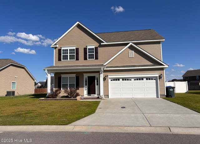 Property at 605 Moonstone Ct, Winterville, NC 28590, 4 beds, 2.5 baths