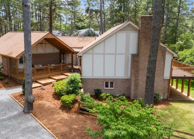 Property at 3 Thunderbird Cir, Pinehurst, NC 28374, 4 beds, 3.5 baths