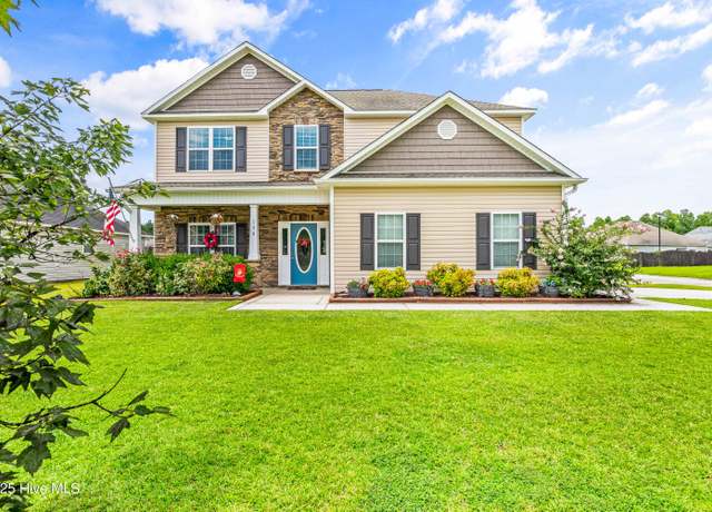 Property at 138 Cavalier Dr, Jacksonville, NC 28546, 4 beds, 2.5 baths