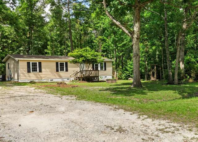 Property at 666 Bay Harbor Dr, Hampstead, NC 28443, 2 beds, 1 bath