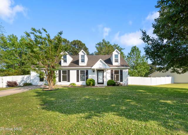 Property at 207 Pebble Ln, Jacksonville, NC 28546, 3 beds, 2 baths