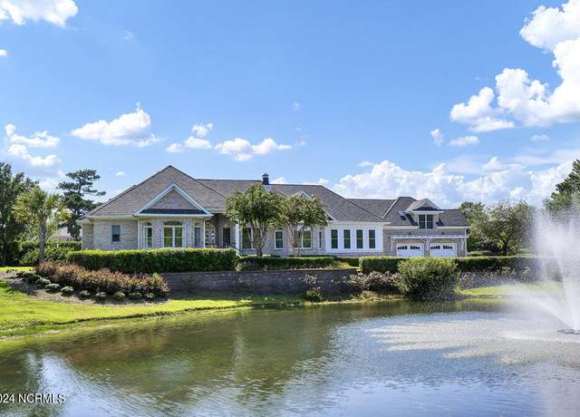 Property at 1105 Arboretum Dr, Wilmington, NC 28405, 4 beds, 3.5 baths