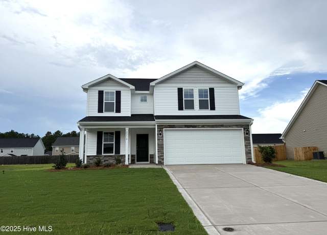 Property at 2216 Roadster Pony Ln, Hope Mills, NC 28348, 5 beds, 2.5 baths