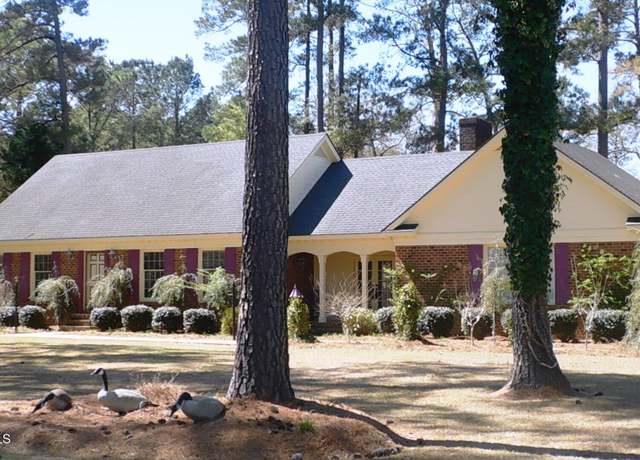 Property at 43 Willow Dr, Tabor City, NC 28463, 3 beds, 2 baths