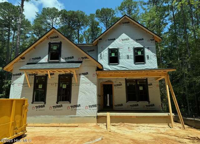 Property at 1057 Greenbriar Dr, Vass, NC 28394, 4 beds, 3.5 baths