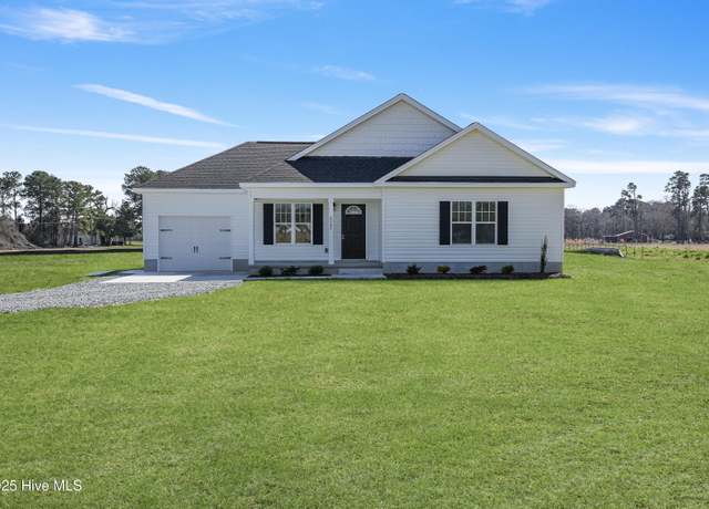 Property at 2202 Indian Town Rd, Clinton, NC 28328, 3 beds, 2 baths
