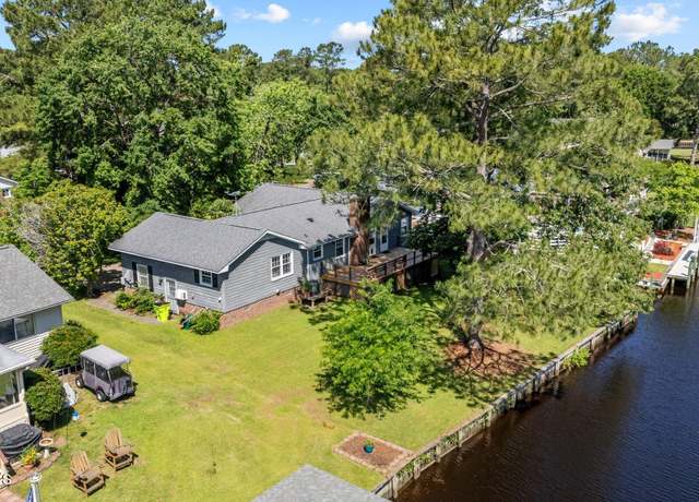 Property at 212 Outrigger Rd, New Bern, NC 28562, 3 beds, 2 baths