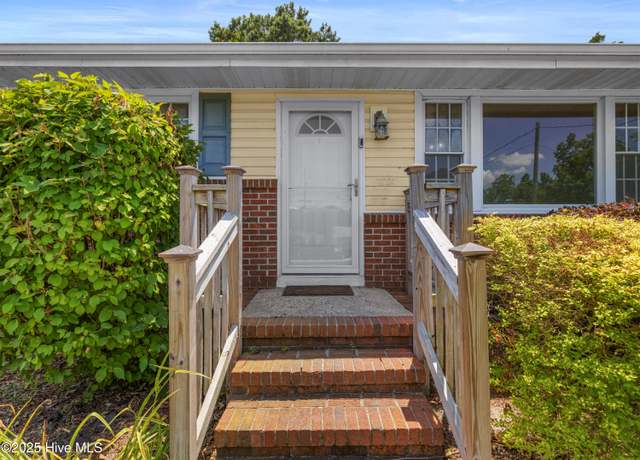 Property at 107 Tower Dr, Jacksonville, NC 28546, 3 beds, 1 bath