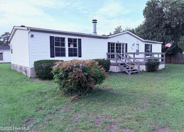Property at 165 Oyster Ln, Hubert, NC 28539, 3 beds, 2 baths