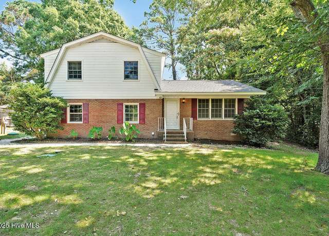 Property at 32 Twin Oaks Dr, Castle Hayne, NC 28429, 3 beds, 2 baths