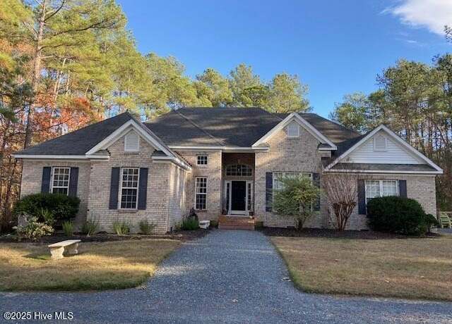 Property at 16180 Caddie Ct, Wagram, NC 28396, 4 beds, 3 baths