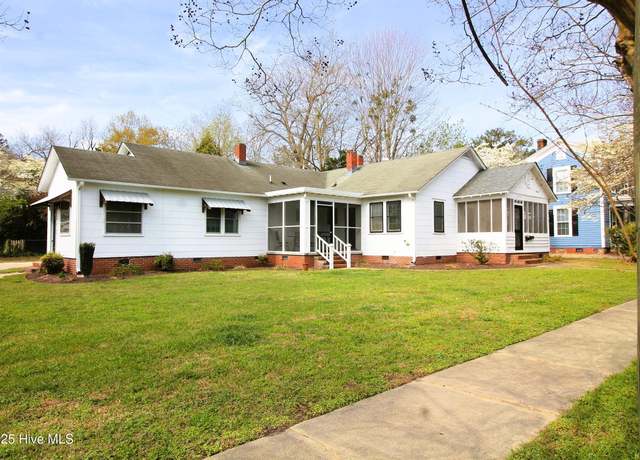 Property at 525 E 2nd St, Washington, NC 27889, 4 beds, 3 baths