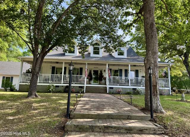 Property at 801 E Yacht Dr, Oak Island, NC 28465, 3 beds, 2 baths