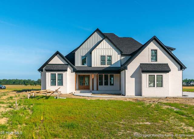 Property at 3485 Mobleys Bridge Rd, Grimesland, NC 27837, 5 beds, 4 baths