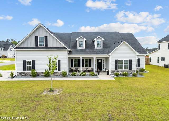 Property at 405 N Ardsley Ln, Rocky Point, NC 28457, 5 beds, 4 baths