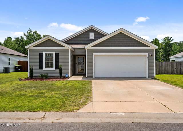 Property at 623 Avington Ln NE, Leland, NC 28451, 3 beds, 2 baths