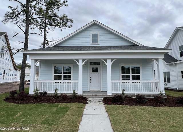 Property at 2289 Crescent Bay Dr, Southport, NC 28461, 3 beds, 2 baths