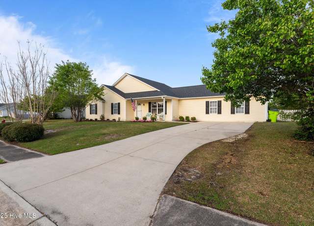 Property at 1004 Locust Ct, Havelock, NC 28532, 5 beds, 2 baths