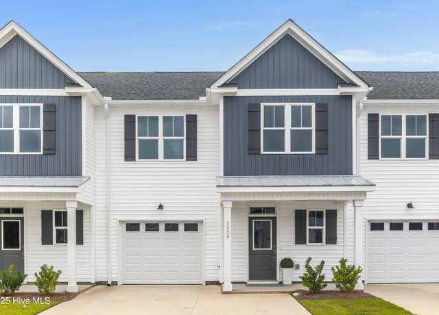 Property at 3220 Beaus Dr, Castle Hayne, NC 28429, 3 beds, 2.5 baths