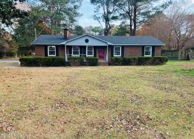 Property at 3300 Pinetree Ln, Greenville, NC 27858, 5 beds, 3 baths