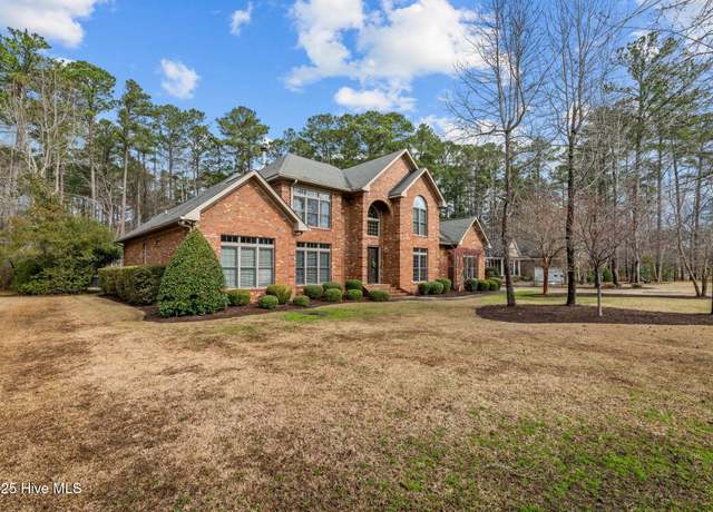 Property at 4504 Celadon Ln, New Bern, NC 28562, 5 beds, 4.5 baths