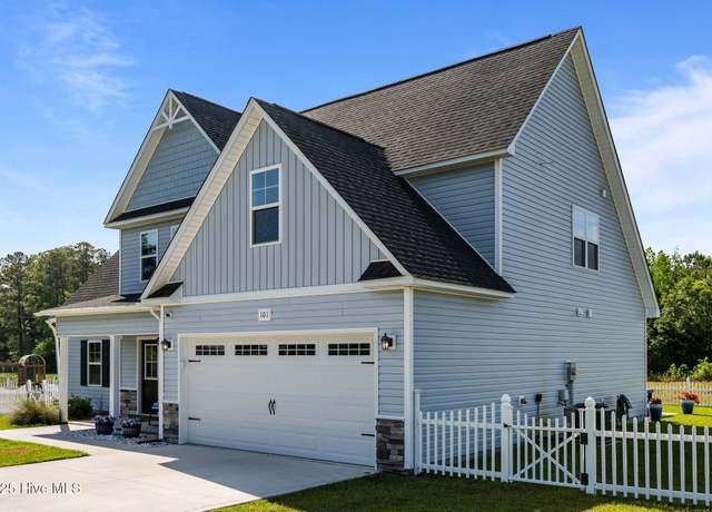 Property at 101 Easton Dr, Richlands, NC 28574, 3 beds, 2.5 baths