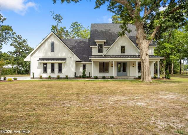 Property at 104 Indian Trl, Beaufort, NC 28516, 4 beds, 3.5 baths