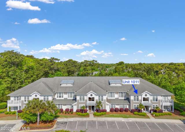 Property at 2537 St James Dr SE Apt 1011, Southport, NC 28461, 3 beds, 3 baths