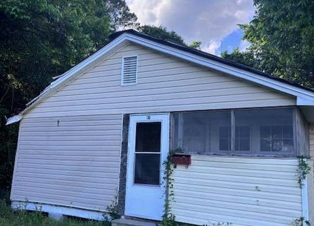 Property at 110 W Princess St, Chadbourn, NC 28431, 2 beds, 1.5 baths