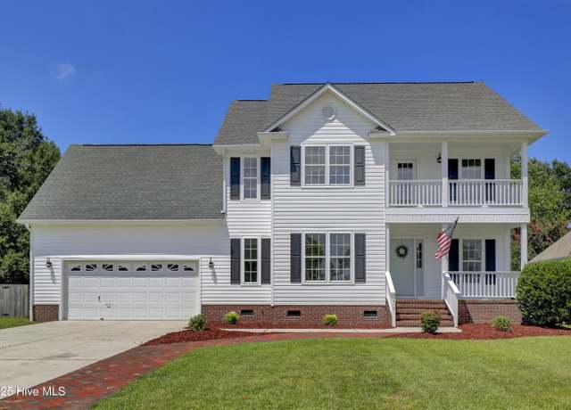 Property at 210 Newport Dr, Jacksonville, NC 28540, 3 beds, 2.5 baths