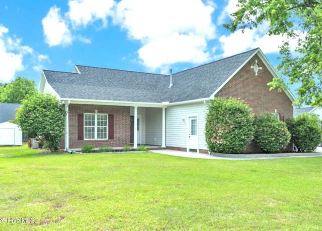 Property at 302 Fairmont Ln, Jacksonville, NC 28540, 4 beds, 2 baths