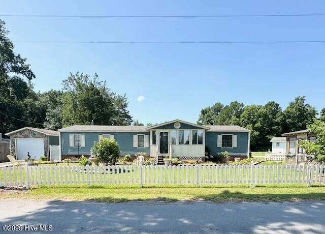 Property at 624 Harris St, Cove City, NC 28523, 3 beds, 2 baths