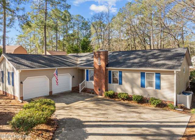 Property at 6204 Cardinal Dr, New Bern, NC 28560, 3 beds, 2 baths