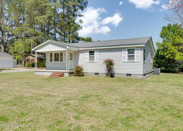 Property at 706 Miami Ave, Wallace, NC 28466, 3 beds, 1 bath