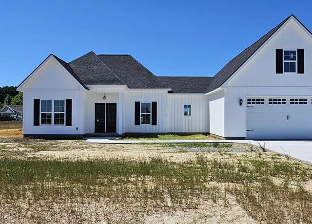 Property at 37 Country Cove Ln, Clinton, NC 28328, 3 beds, 3 baths