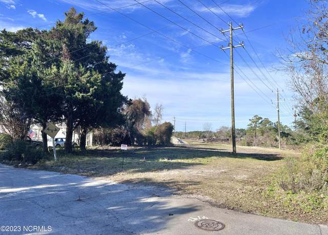 Property at 2400 Avery St, Morehead City, NC 28557