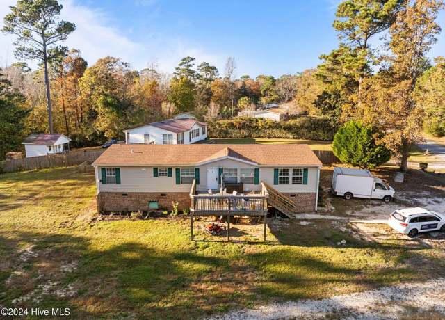Property at 834 Wildwood Cir, Hampstead, NC 28443, 3 beds, 2 baths