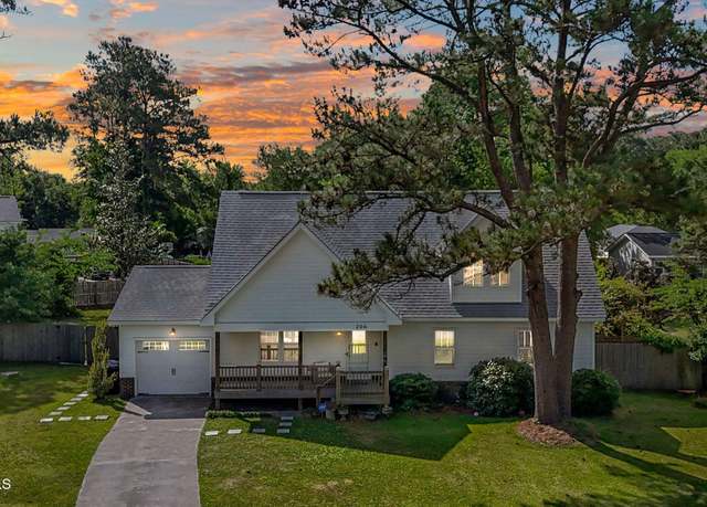 Property at 206 North Hills Dr, Wilmington, NC 28411, 4 beds, 3 baths