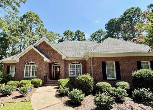 Property at 4 Oxton Cir, Pinehurst, NC 28374, 3 beds, 2.5 baths