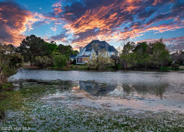 Property at 1932 Sandwedge Pl, Wilmington, NC 28405, 5 beds, 4.5 baths