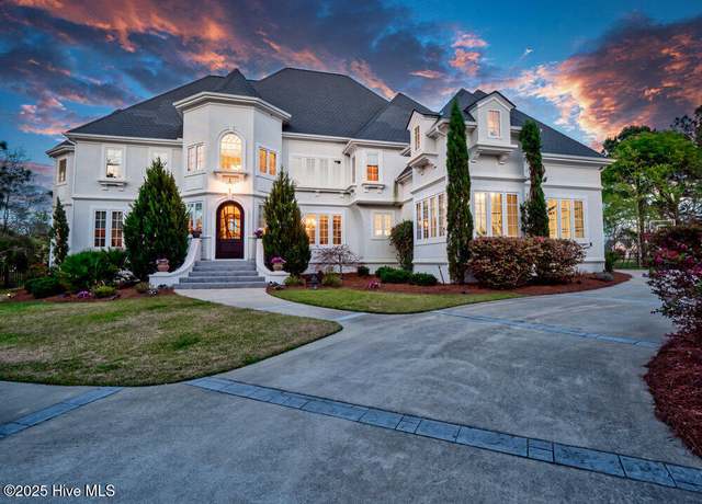 Property at 1932 Sandwedge Pl, Wilmington, NC 28405, 5 beds, 4.5 baths