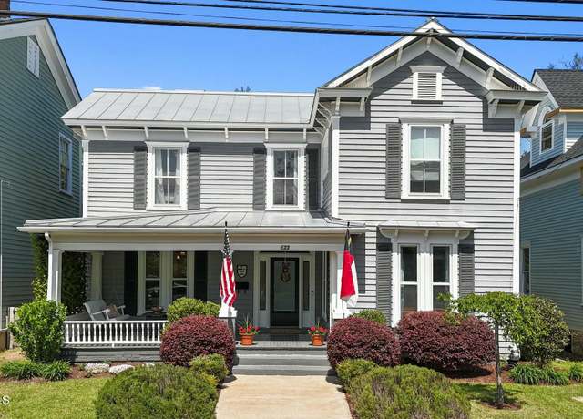 Property at 622 W 2nd St, Washington, NC 27889, 4 beds, 2 baths