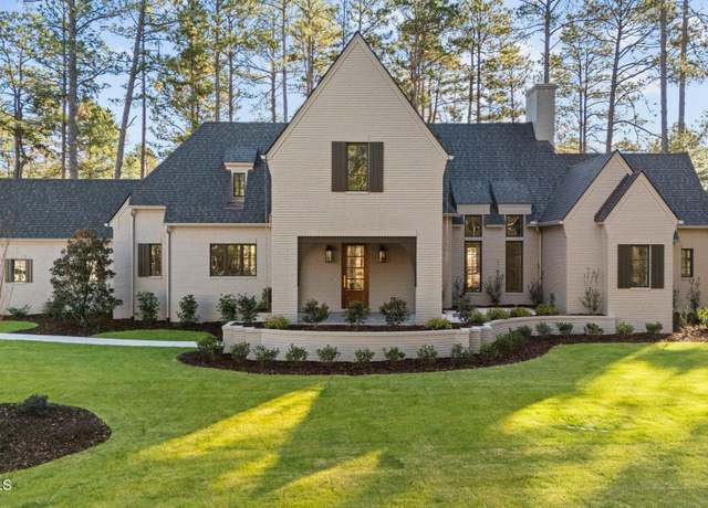 Property at 124 Westwood Rd, Pinehurst, NC 28374, 4 beds, 4.5 baths