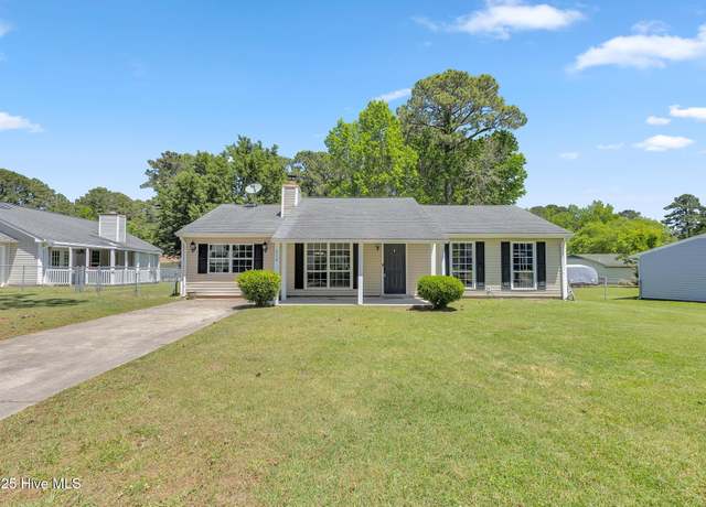 Property at 114 Wedgewood Dr, Jacksonville, NC 28546, 3 beds, 2 baths