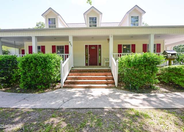 Property at 237 Riverbend Rd, Jacksonville, NC 28540, 3 beds, 2.5 baths