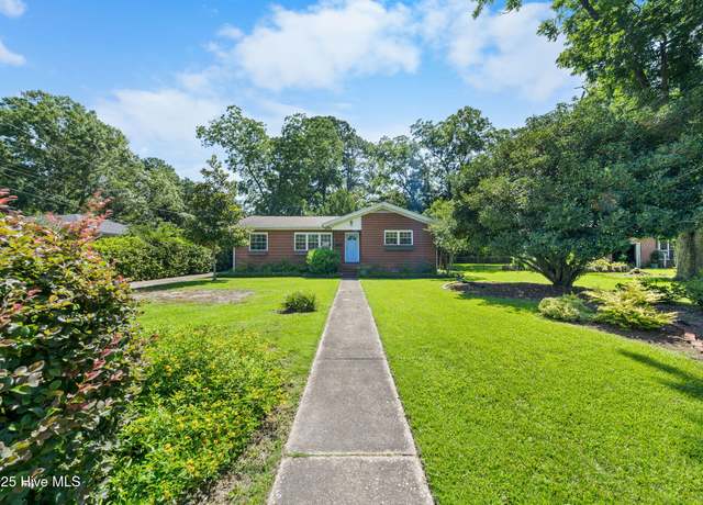 Property at 208 N 27th St, Wilmington, NC 28405, 3 beds, 2 baths