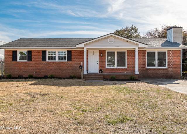 Property at 2401 Emeline Pl, Morehead City, NC 28557, 3 beds, 2 baths